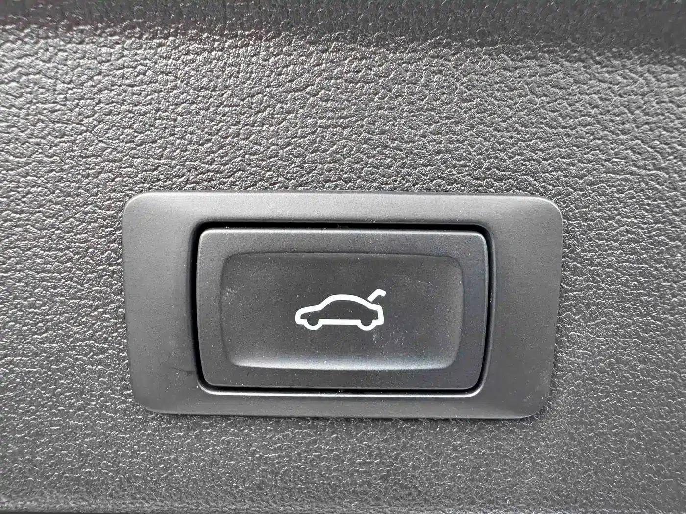 Audi A3 2022 Sportback 35 TFSI Fashion Sport — миниатюра 23
