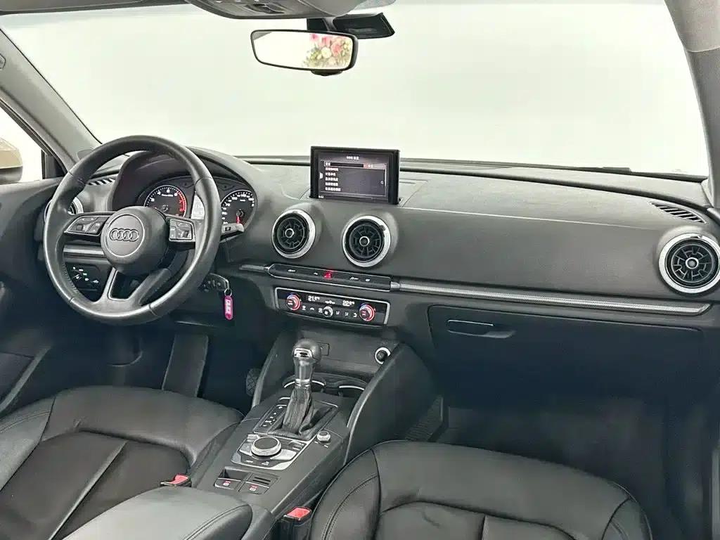 Audi A3 2018 30th Anniversary Edition Sportback 35 TFSI Fashion Edition — миниатюра 12
