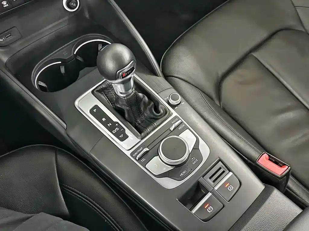 Audi A3 2018 30th Anniversary Edition Sportback 35 TFSI Fashion Edition — миниатюра 15