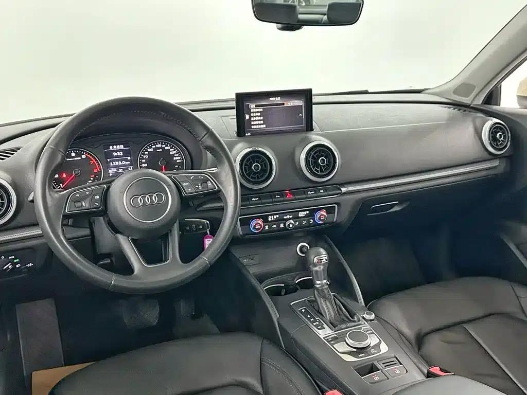 Audi A3 2018 30th Anniversary Edition Sportback 35 TFSI Fashion Edition — миниатюра 10
