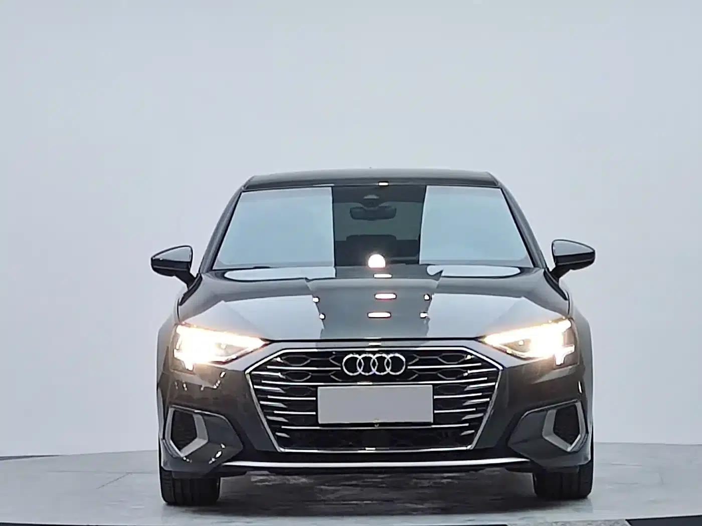 Audi A3 2023 Sportback 35 TFSI Fashionable Elegant Model — миниатюра 2