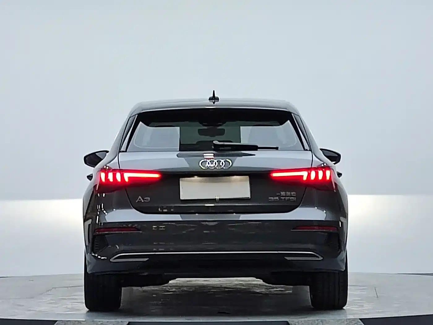 Audi A3 2023 Sportback 35 TFSI Fashionable Elegant Model — миниатюра 5
