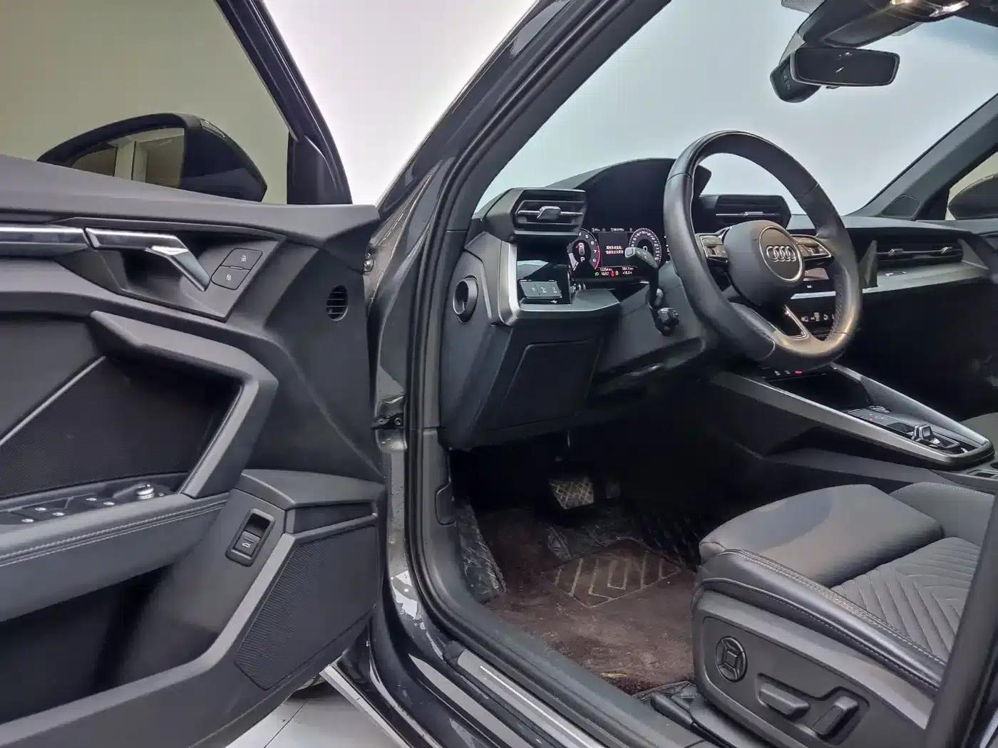 Audi A3 2023 Sportback 35 TFSI Fashionable Elegant Model — миниатюра 7