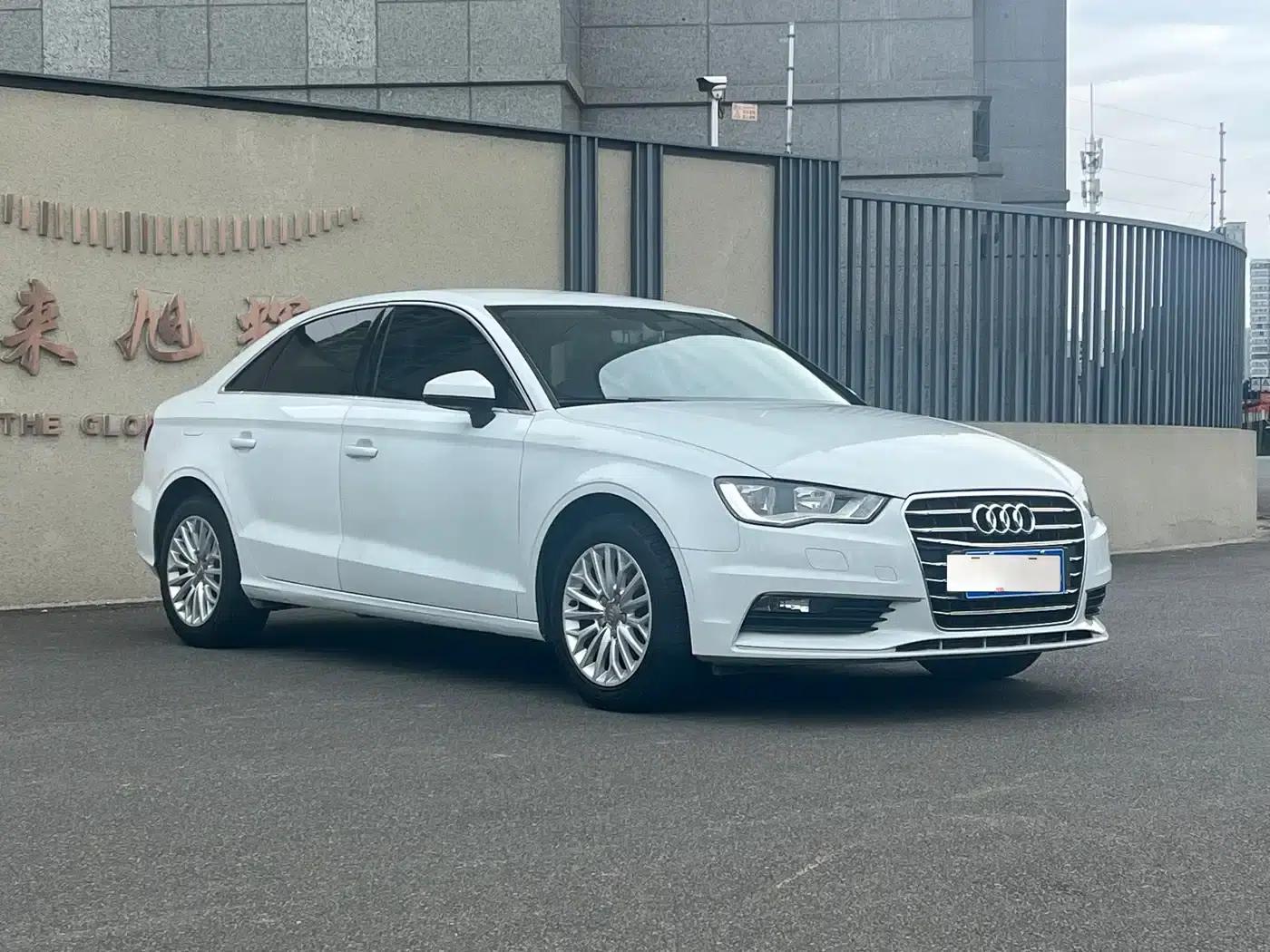 Audi A3 2016 Limousine 35 TFSI Progressive — миниатюра 3