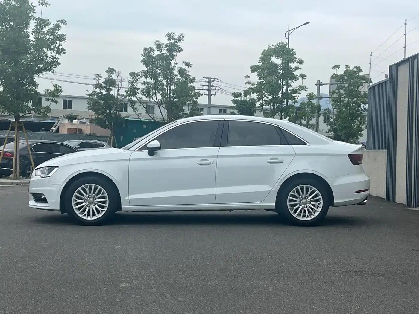 Audi A3 2016 Limousine 35 TFSI Progressive — миниатюра 9