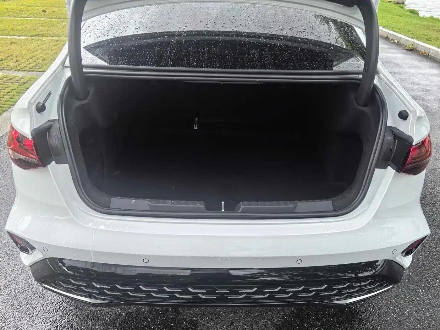 2026 Audi A3 A3L Limousine 35TFSI Flying Spur Luxury Edition — миниатюра 11