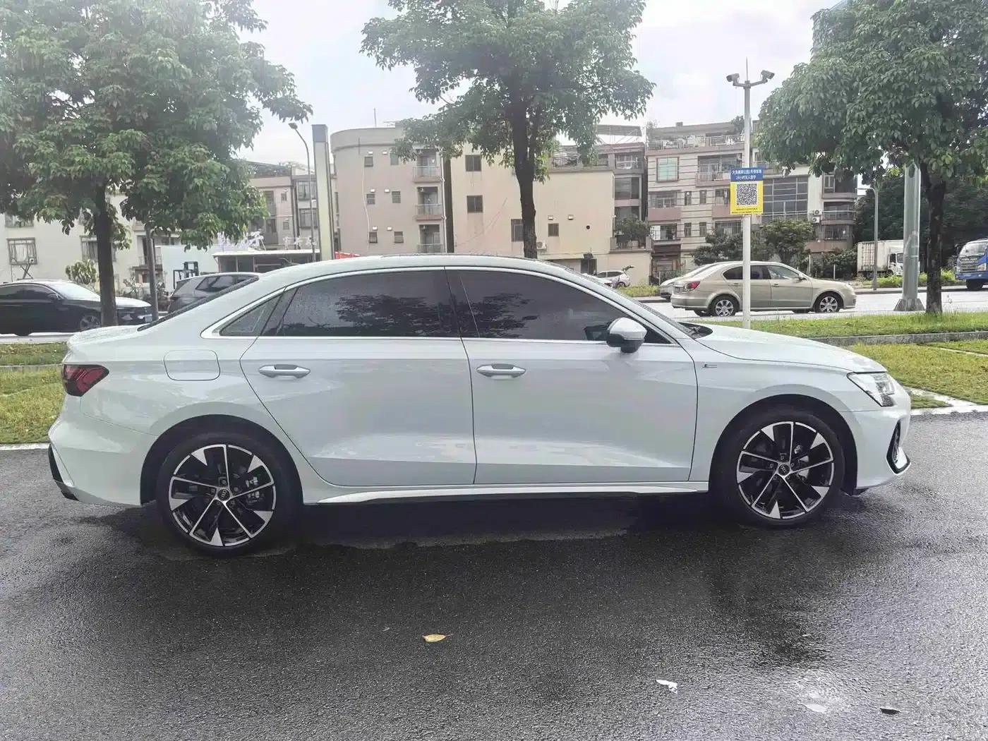2026 Audi A3 A3L Limousine 35TFSI Flying Spur Luxury Edition — миниатюра 4
