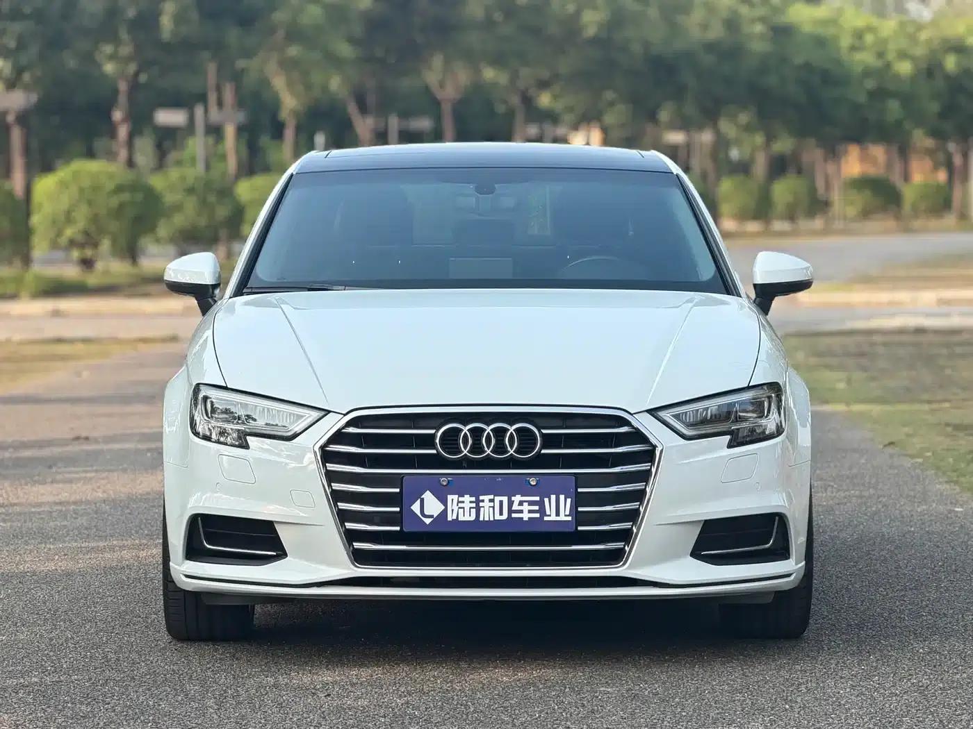 Audi A3 2018 30th Anniversary Edition Limousine 35 TFSI Fashion Model — миниатюра 2