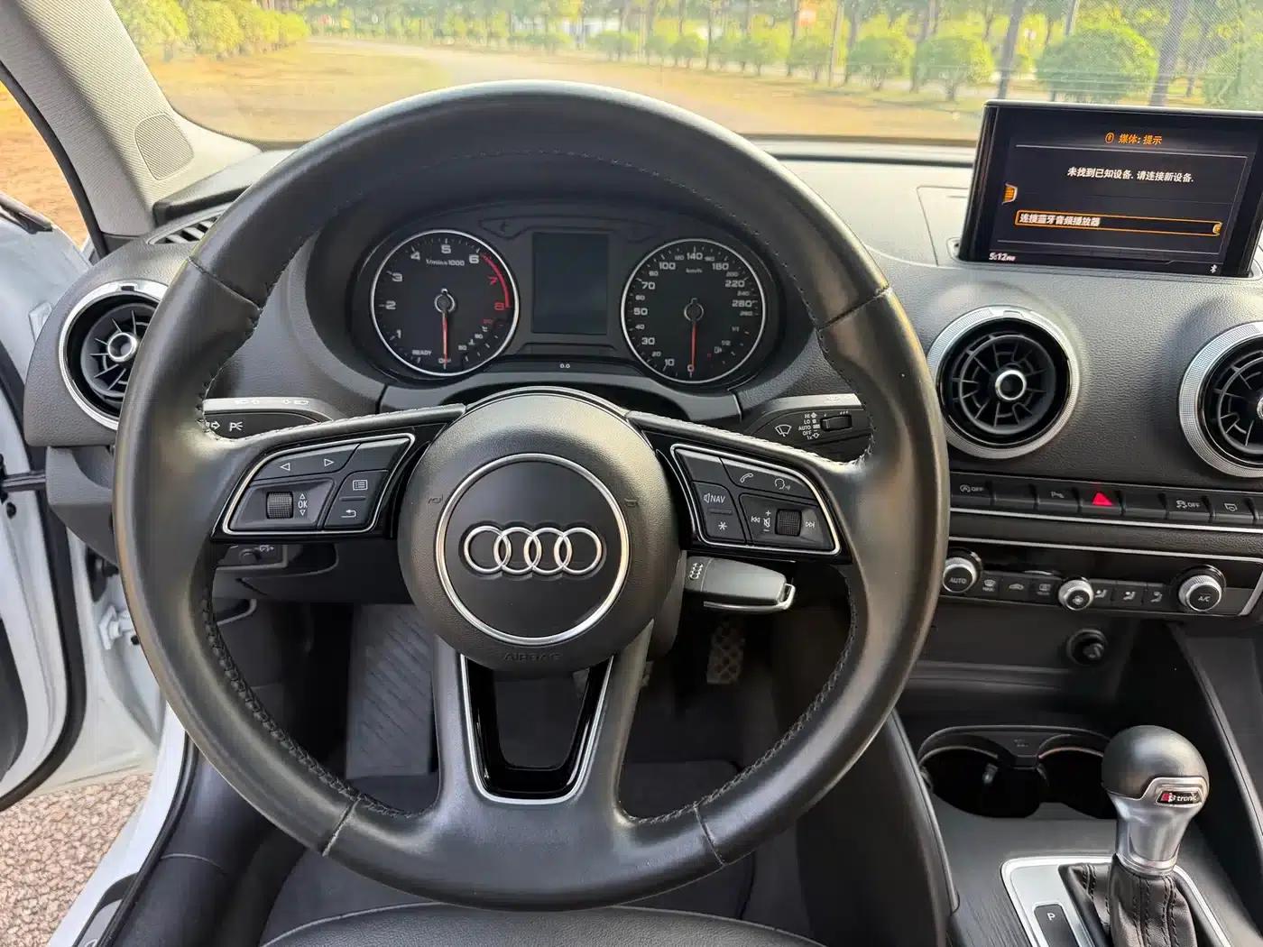 Audi A3 2018 30th Anniversary Edition Limousine 35 TFSI Fashion Model — миниатюра 19