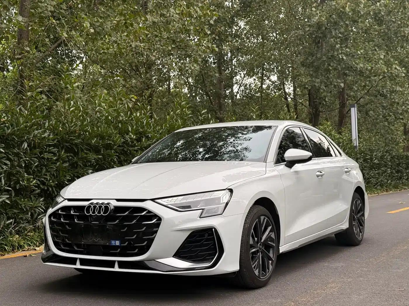 Audi A3 2025 A3L Limousine 35TFSI Flying Spur Enjoyment Edition — миниатюра 1