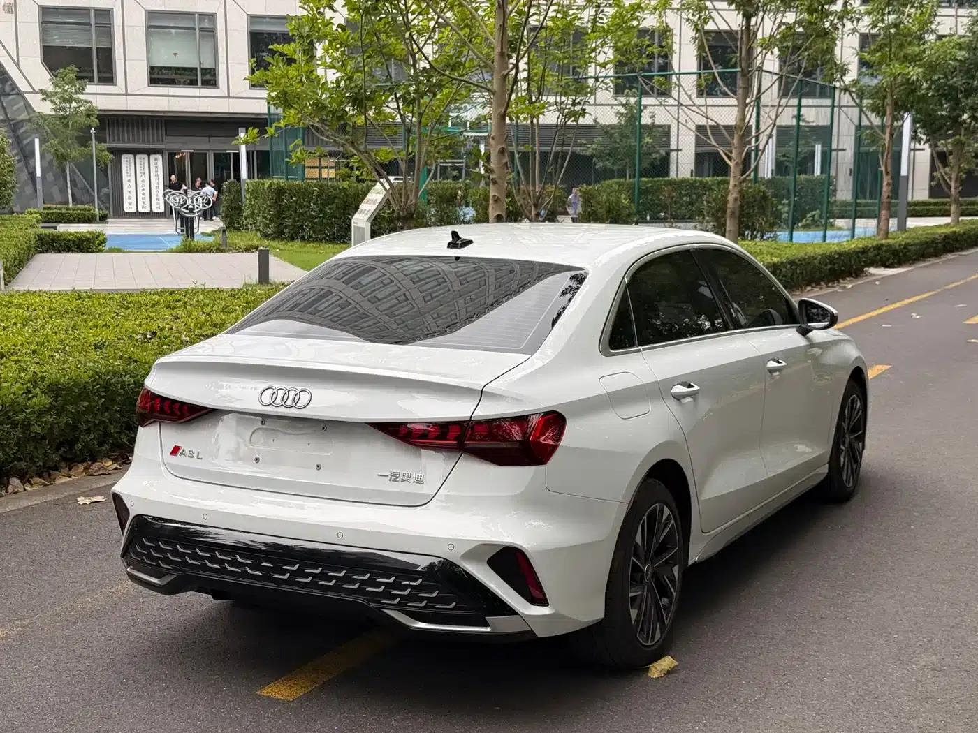 Audi A3 2025 A3L Limousine 35TFSI Flying Spur Enjoyment Edition — миниатюра 5
