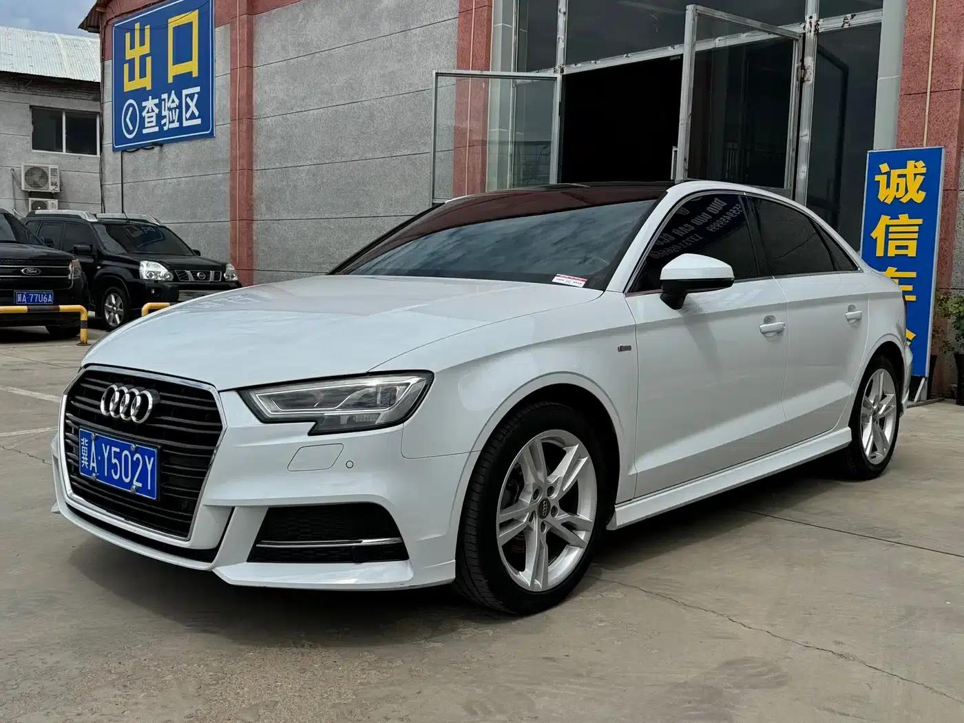 Audi A3 2019 Limousine 35 TFSI Fashion Edition (National V Emission Standard) — миниатюра 1