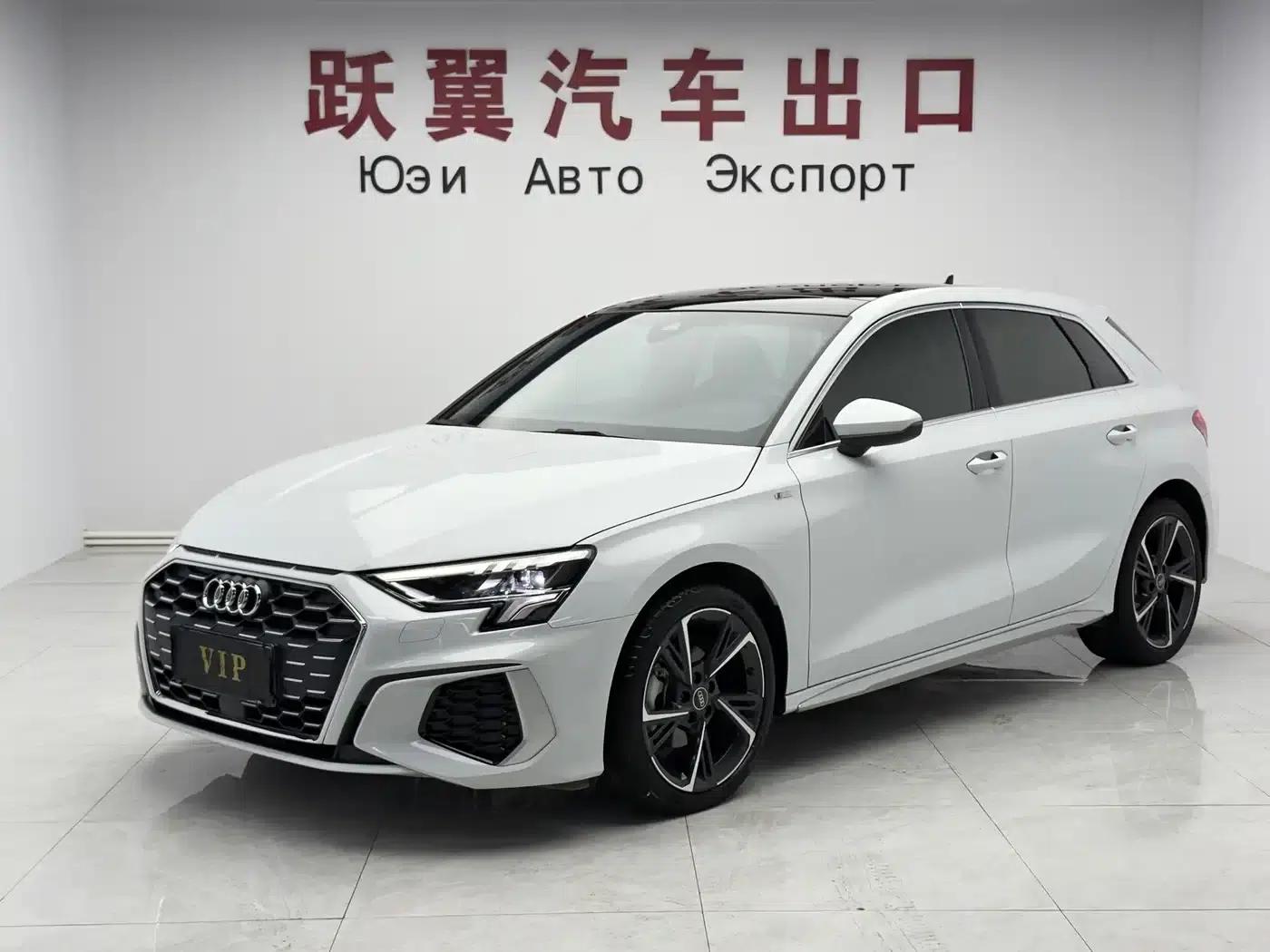 Audi A3 2023 Facelift Sportback 35 TFSI Fashion Sporty Model — миниатюра 1