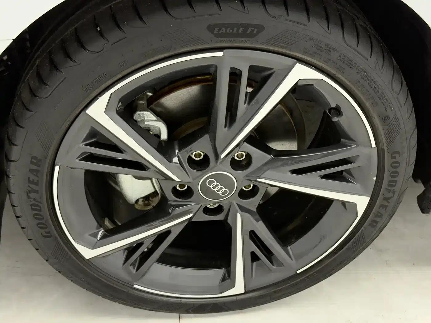 Audi A3 2023 Facelift Sportback 35 TFSI Fashion Sporty Model — миниатюра 17