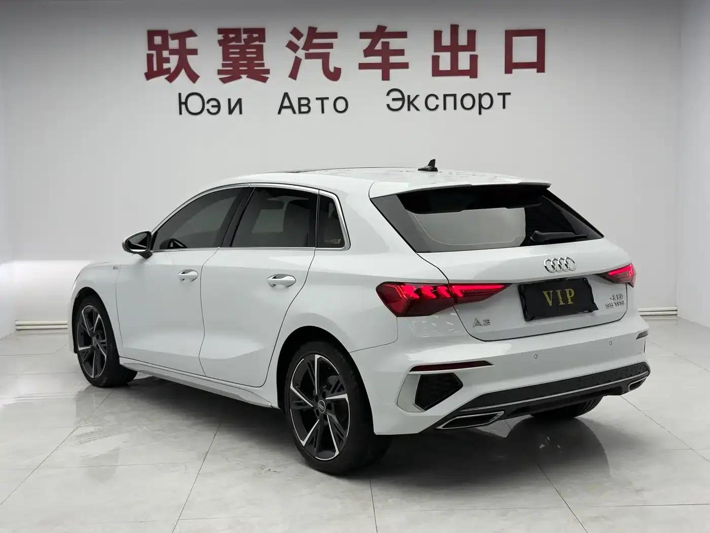 Audi A3 2023 Facelift Sportback 35 TFSI Fashion Sporty Model — миниатюра 6