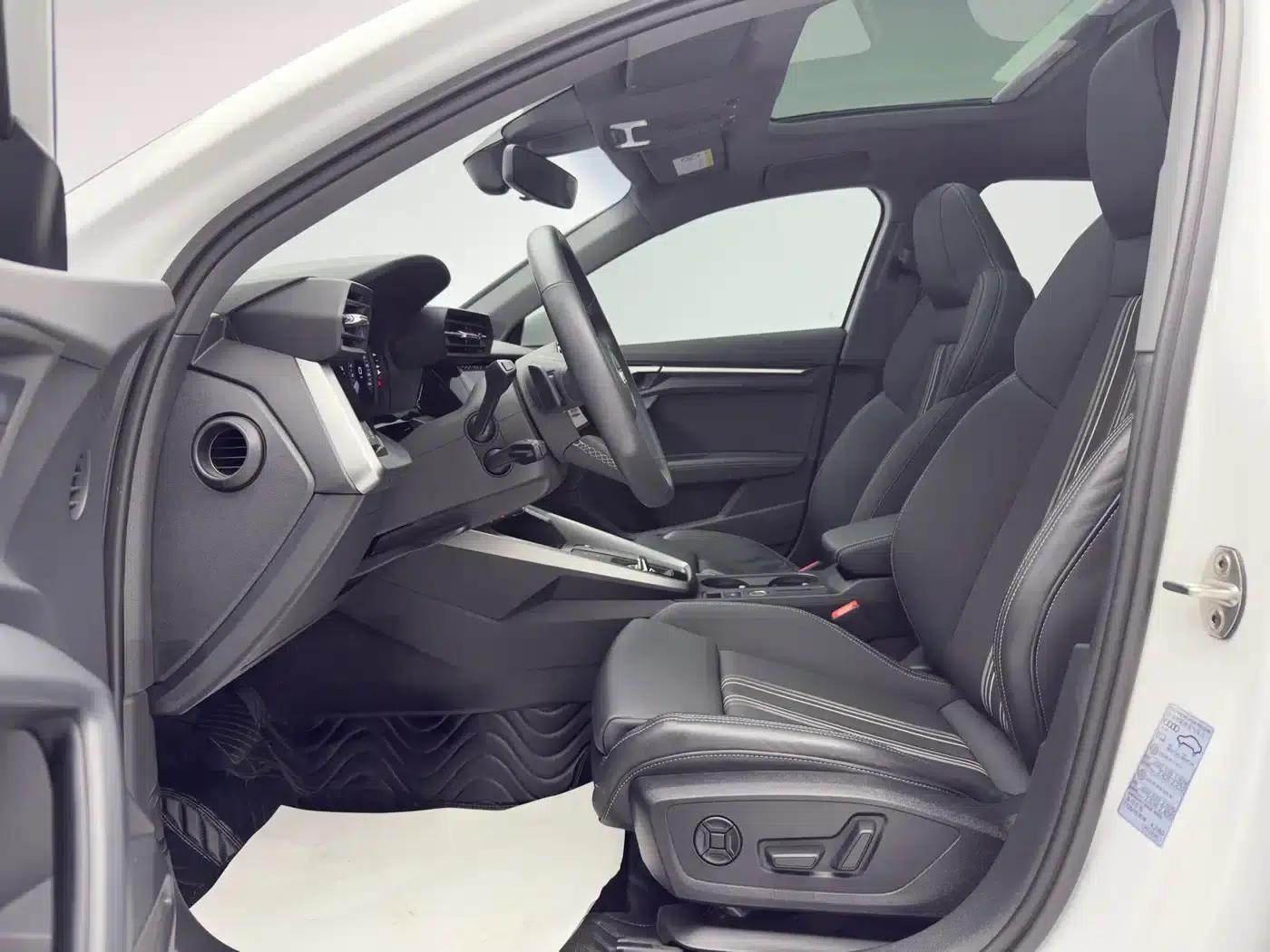 Audi A3 2023 Facelift Sportback 35 TFSI Fashion Sporty Model — миниатюра 7