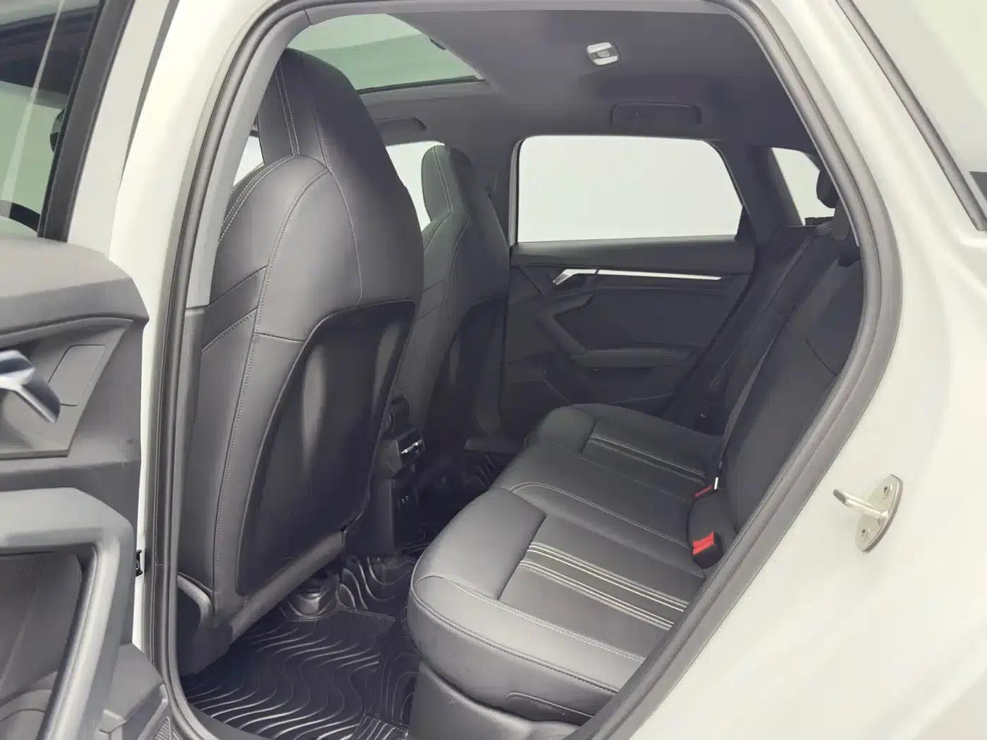 Audi A3 2023 Facelift Sportback 35 TFSI Fashion Sporty Model — миниатюра 8