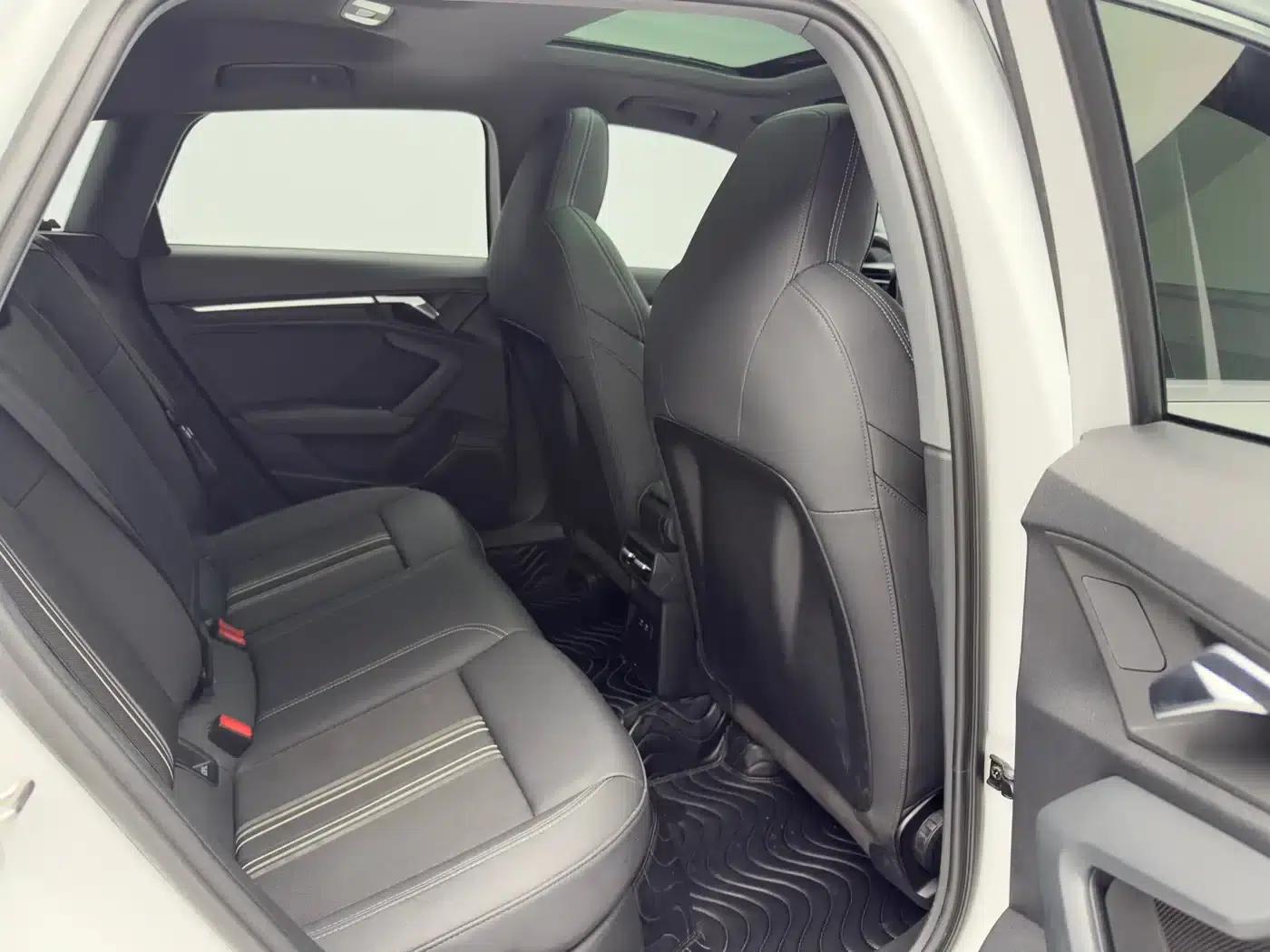 Audi A3 2023 Facelift Sportback 35 TFSI Fashion Sporty Model — миниатюра 9