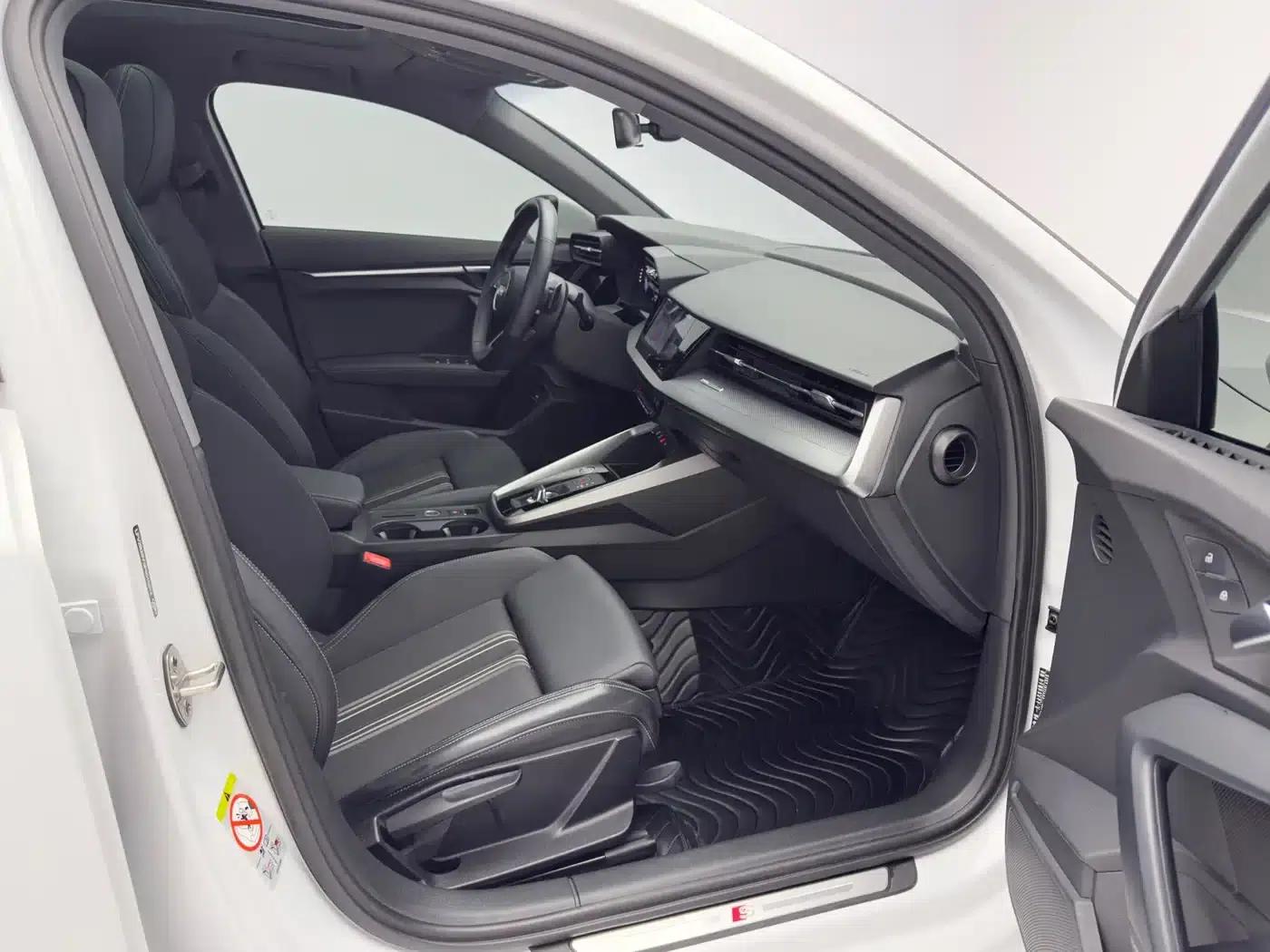 Audi A3 2023 Facelift Sportback 35 TFSI Fashion Sporty Model — миниатюра 10