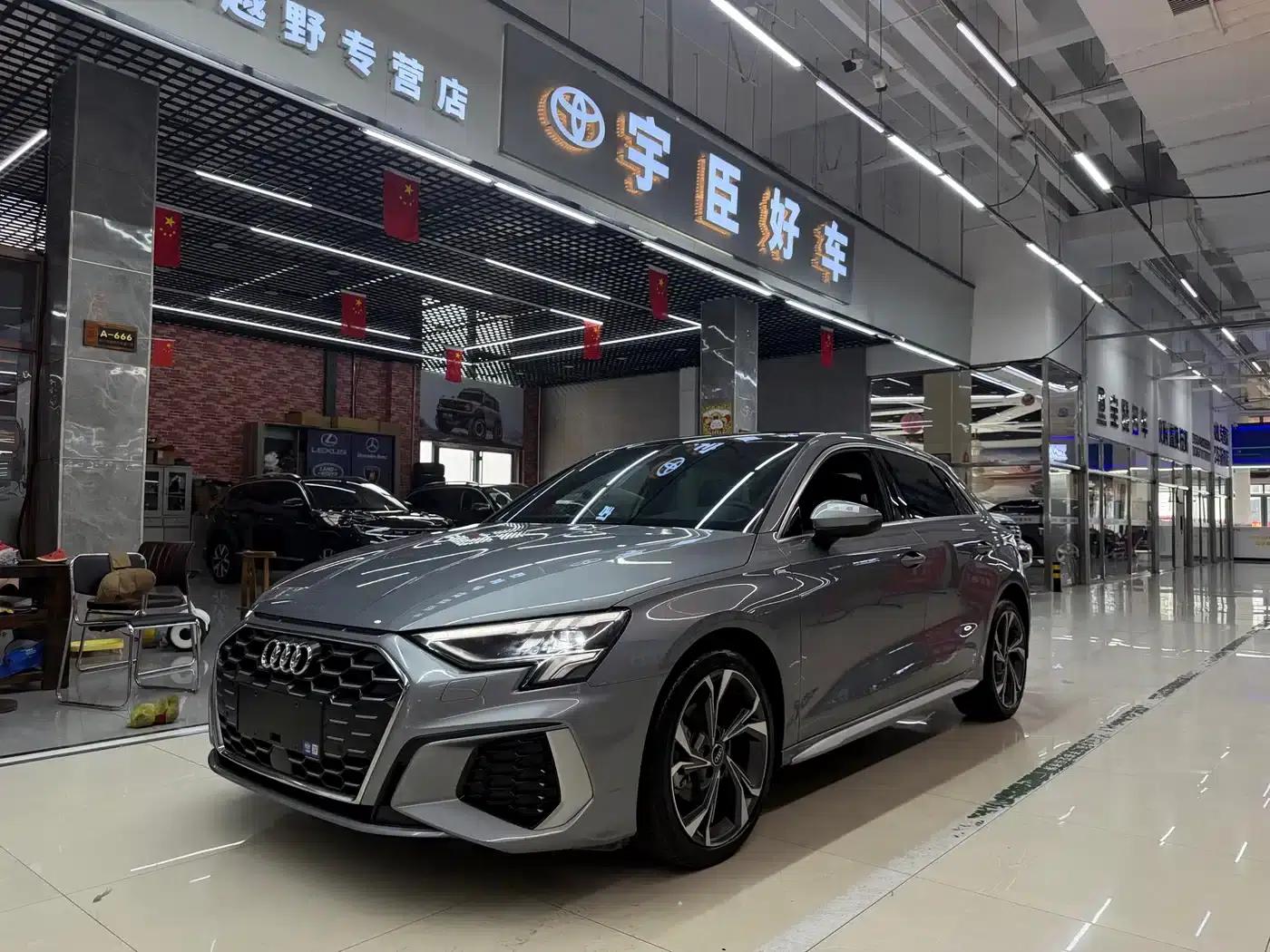Audi A3 2023 Facelift Sportback 35 TFSI Fashion Sporty Model — миниатюра 1