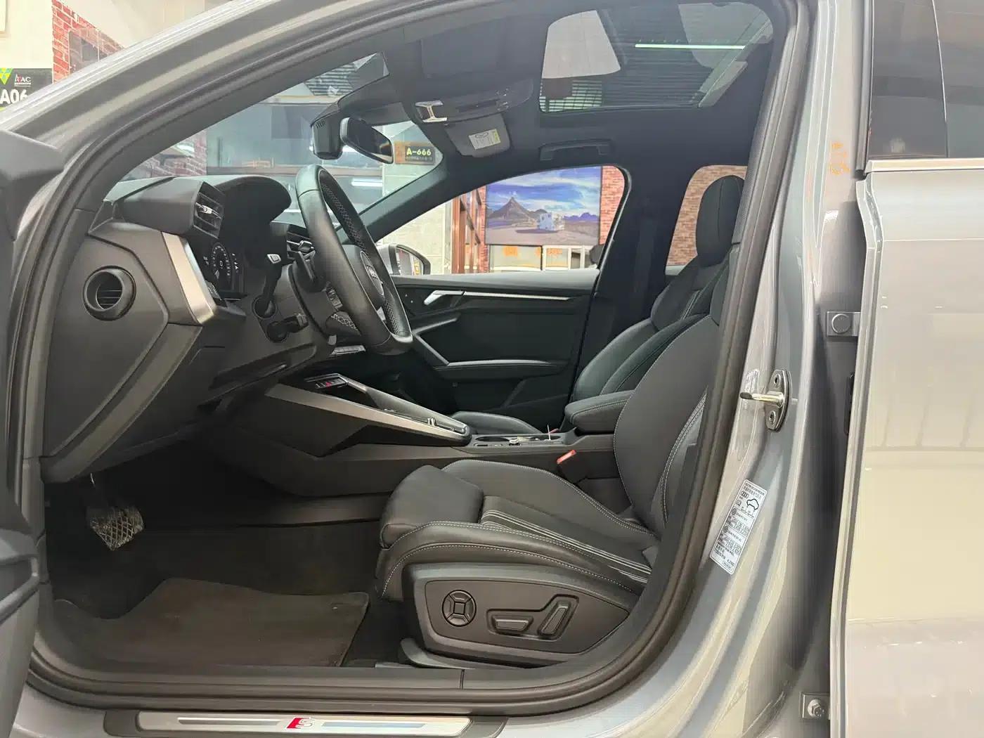 Audi A3 2023 Facelift Sportback 35 TFSI Fashion Sporty Model — миниатюра 13