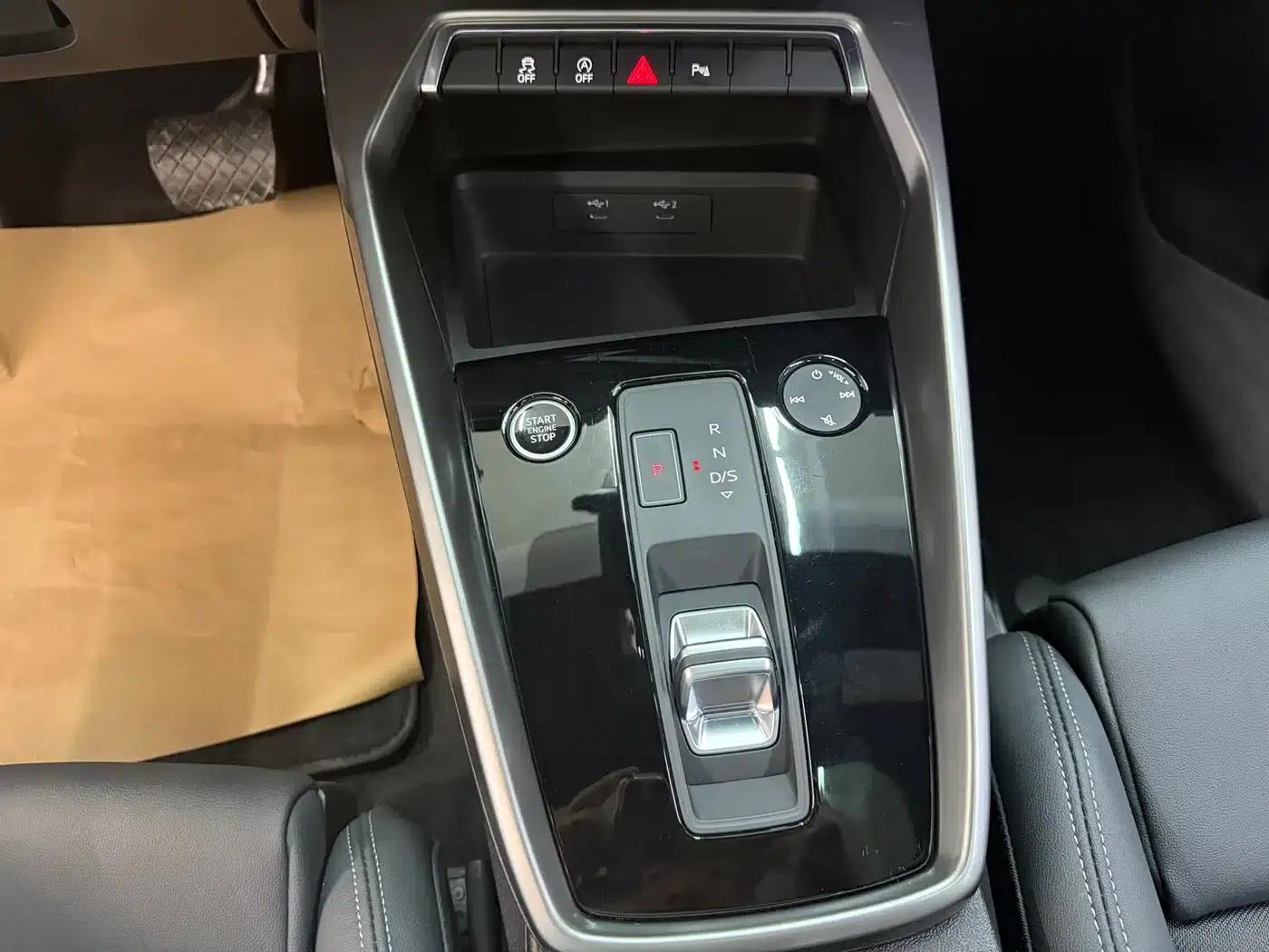 Audi A3 2023 Facelift Sportback 35 TFSI Fashion Sporty Model — миниатюра 20