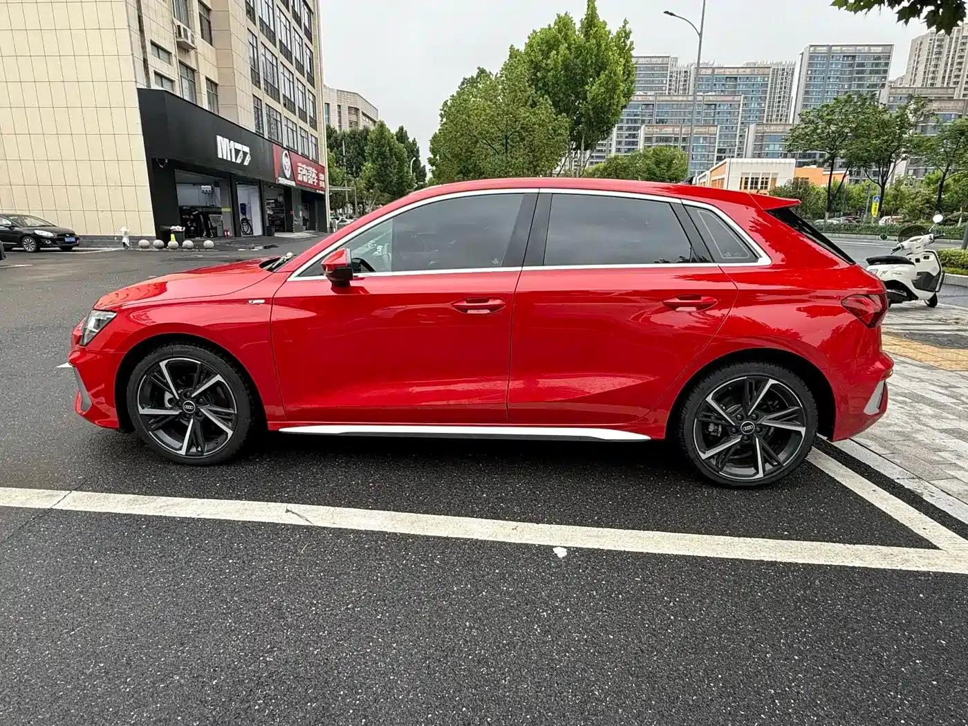 Audi A3 2022 Sportback 35 TFSI Fashion Sport — миниатюра 3