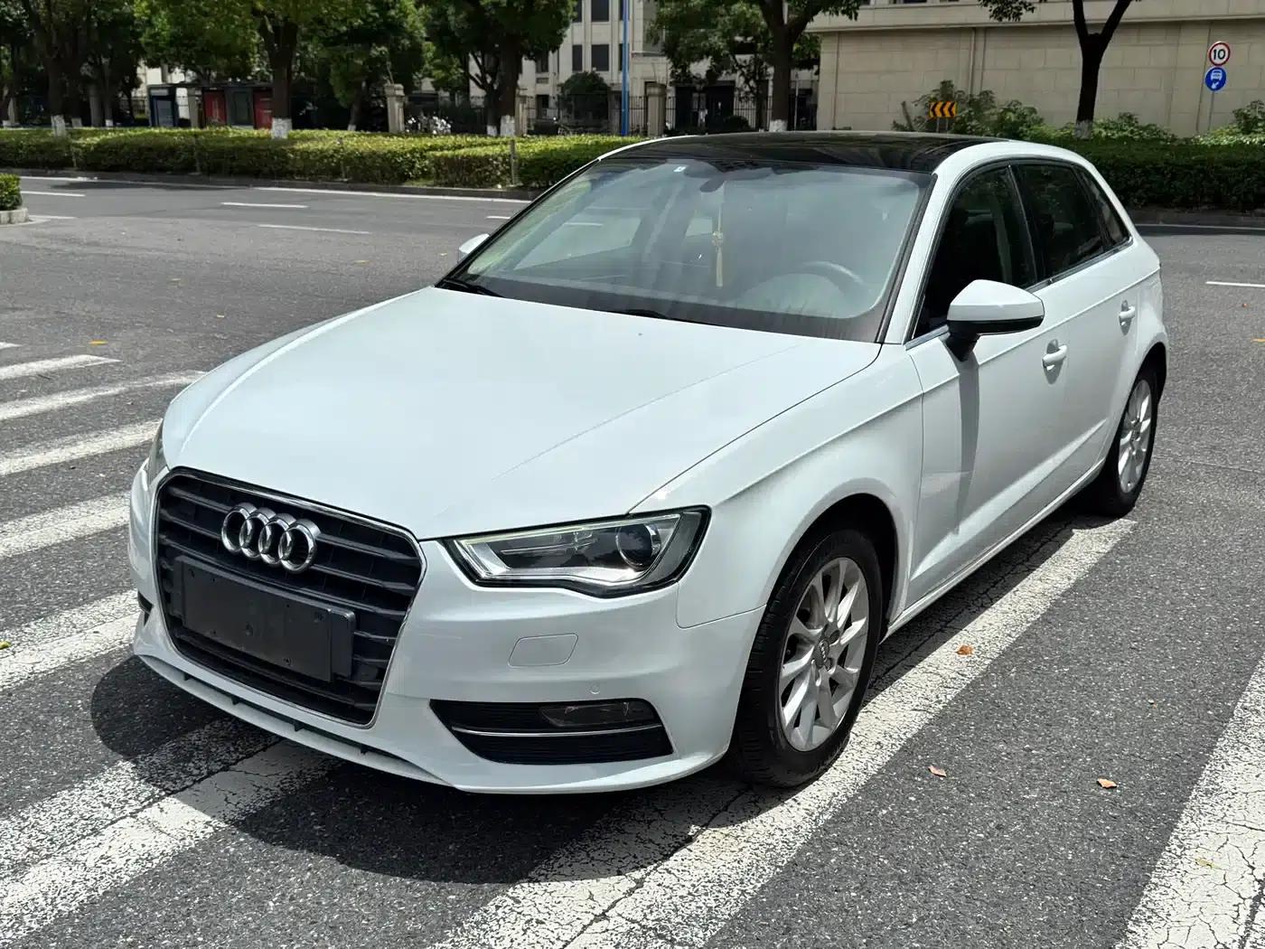 Audi A3 2016 Sportback 35 TFSI Leading Edition — миниатюра 1
