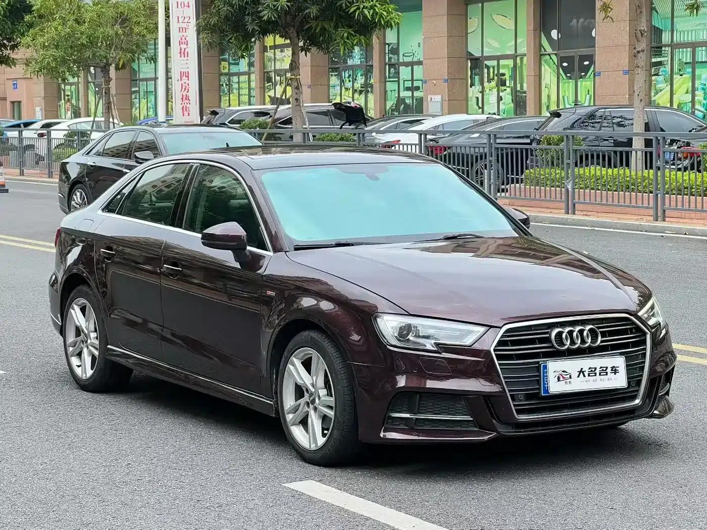 Audi A3 2018 30th Anniversary Edition Limousine 35 TFSI Fashion Model — миниатюра 3