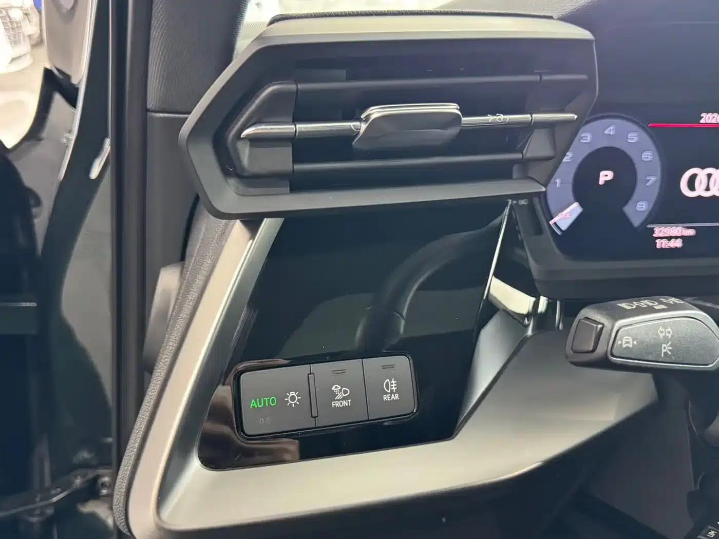 Audi A3 2023 Facelift A3L Limousine 35 TFSI Sporty Edition — миниатюра 9