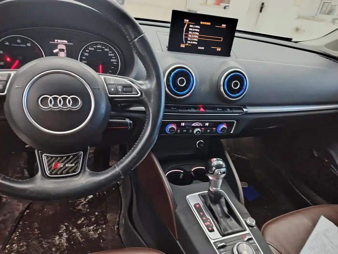 Audi A3 2015 Limousine 35 TFSI Millionth Anniversary Comfort Edition — миниатюра 2