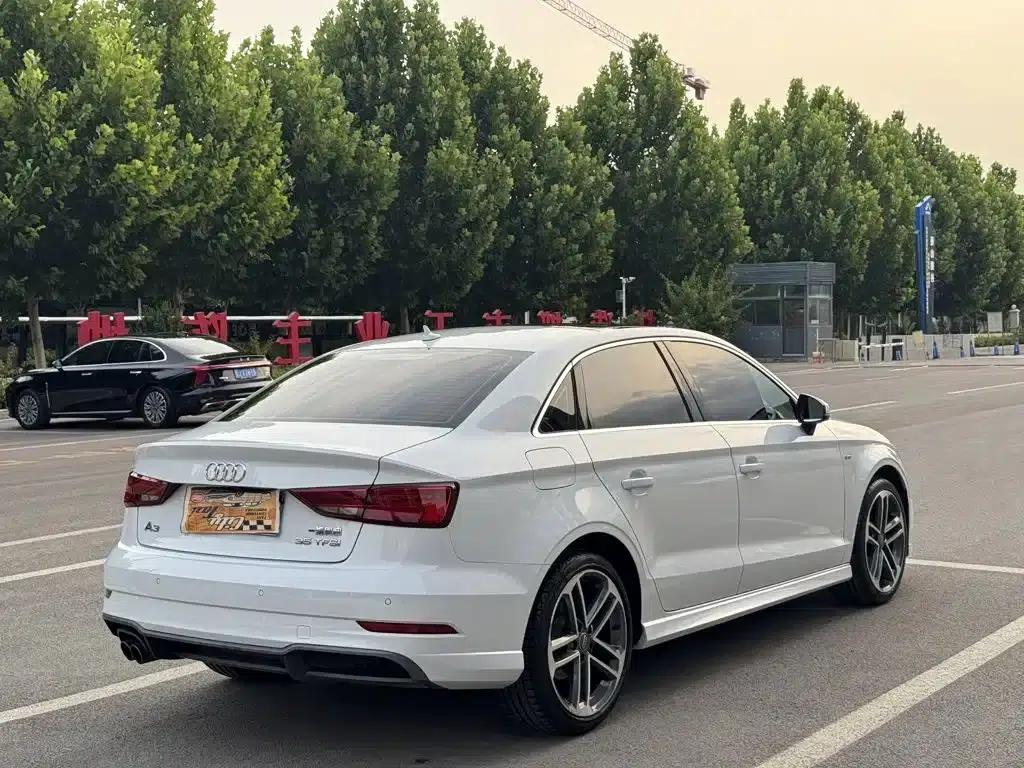 Audi A3 2018 30th Anniversary Edition Limousine 35 TFSI Sport — миниатюра 3