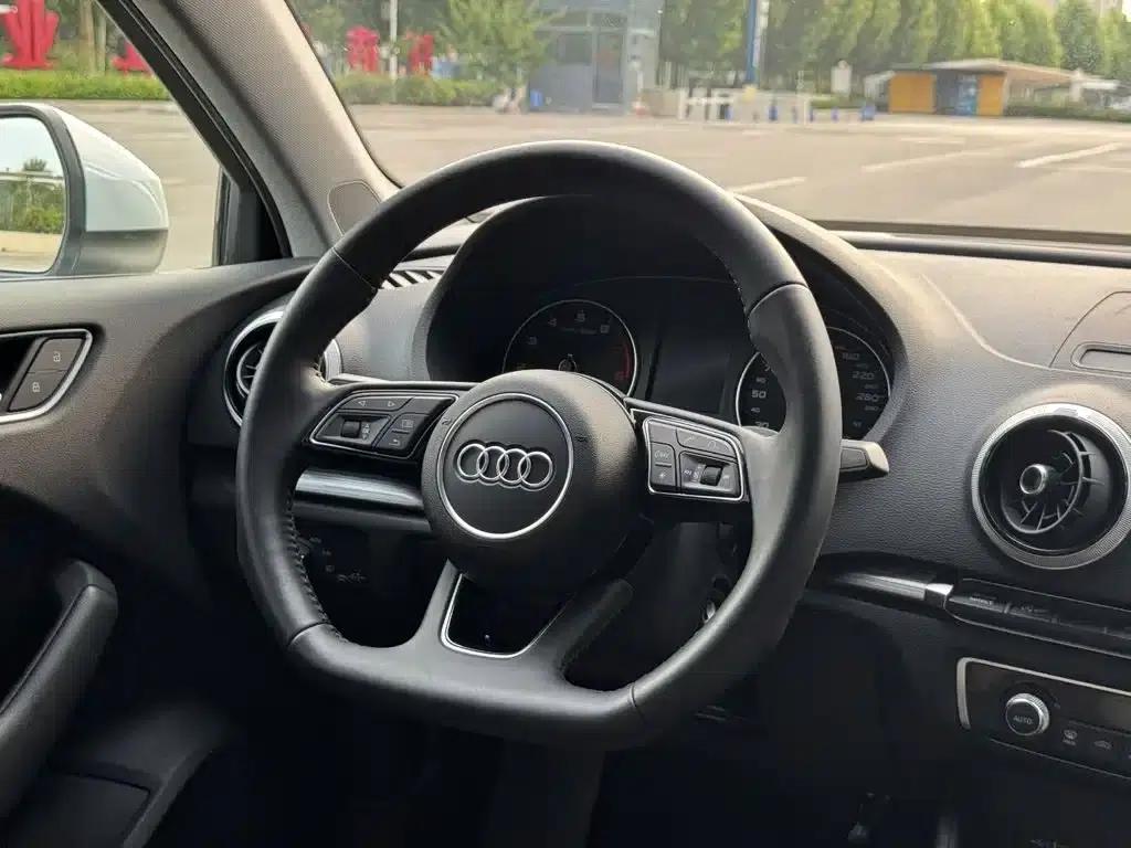 Audi A3 2018 30th Anniversary Edition Limousine 35 TFSI Sport — миниатюра 9
