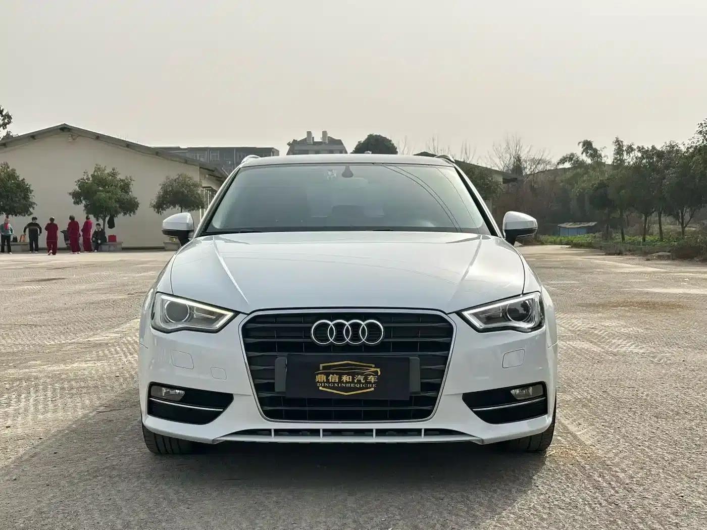 Audi A3 2014 Sportback 35 TFSI Automatic Entry-Level Model — миниатюра 2