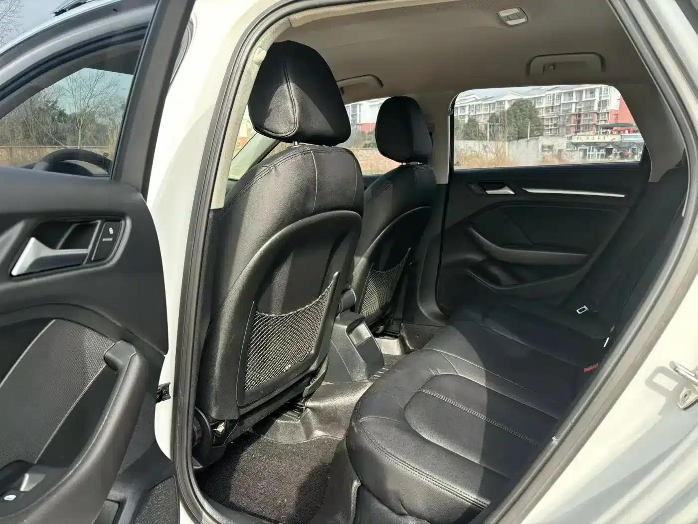 Audi A3 2014 Sportback 35 TFSI Automatic Entry-Level Model — миниатюра 5