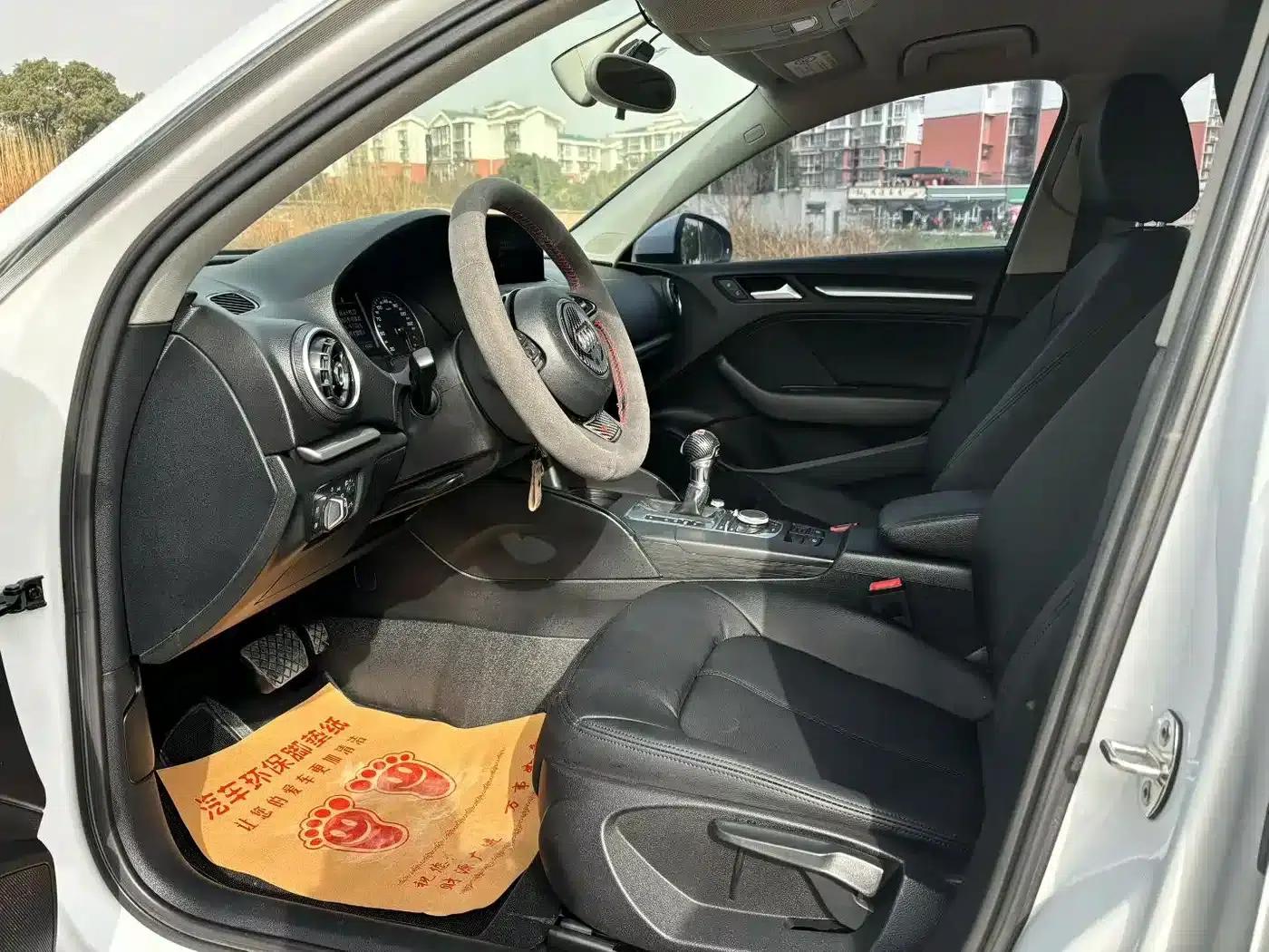 Audi A3 2014 Sportback 35 TFSI Automatic Entry-Level Model — миниатюра 6