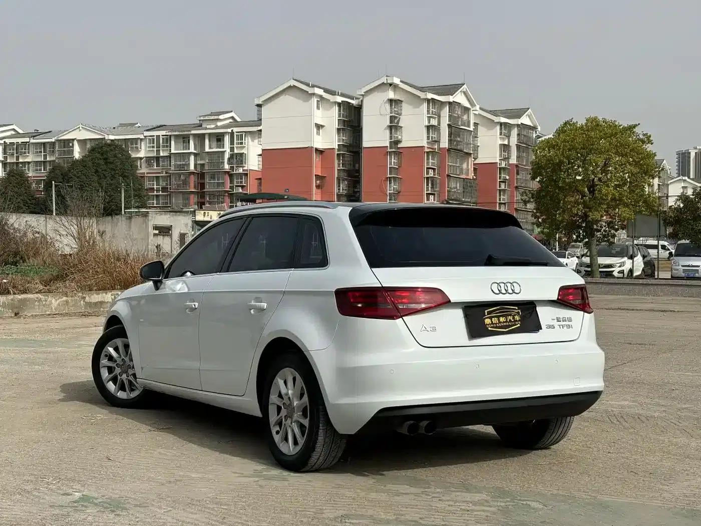 Audi A3 2014 Sportback 35 TFSI Automatic Entry-Level Model — миниатюра 9