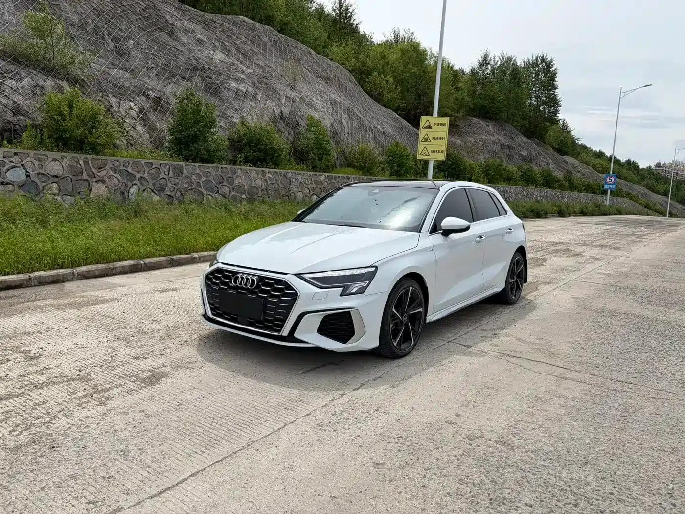 Audi A3 2022 Sportback 35 TFSI Fashion Sport — миниатюра 1