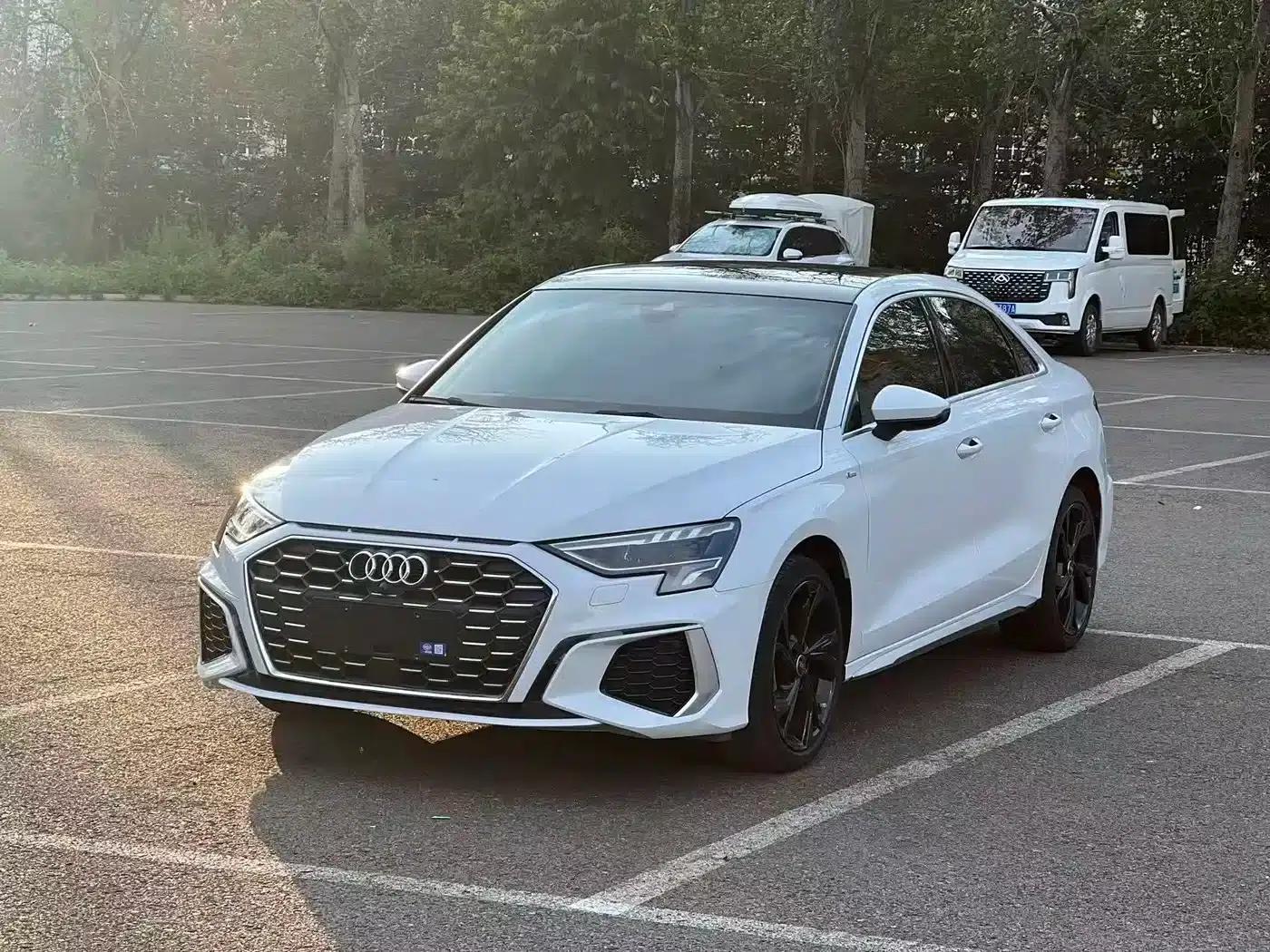 2023 Audi A3 A3L Limousine 35 TFSI Luxury Sport — миниатюра 1