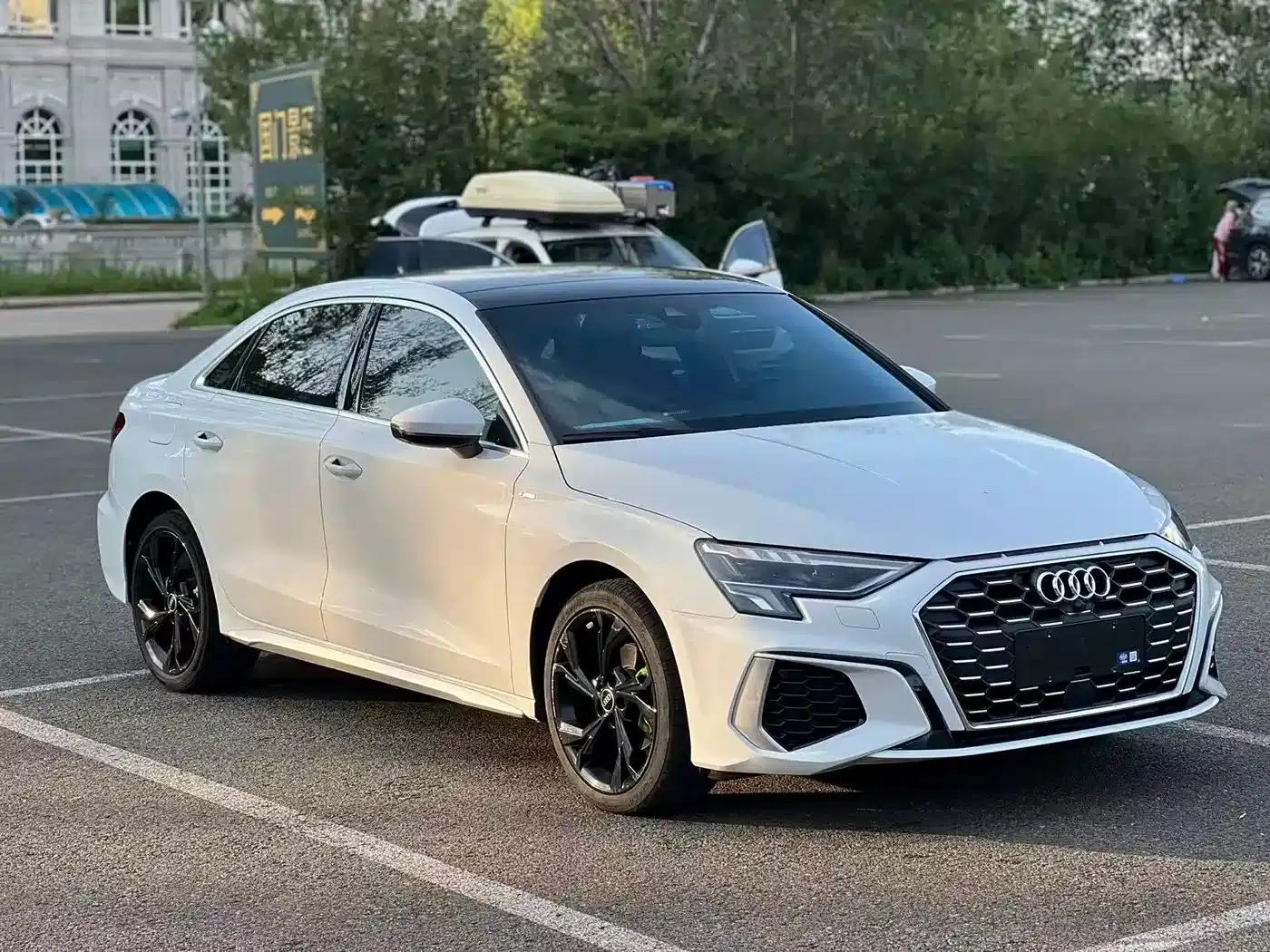 2023 Audi A3 A3L Limousine 35 TFSI Luxury Sport — миниатюра 3