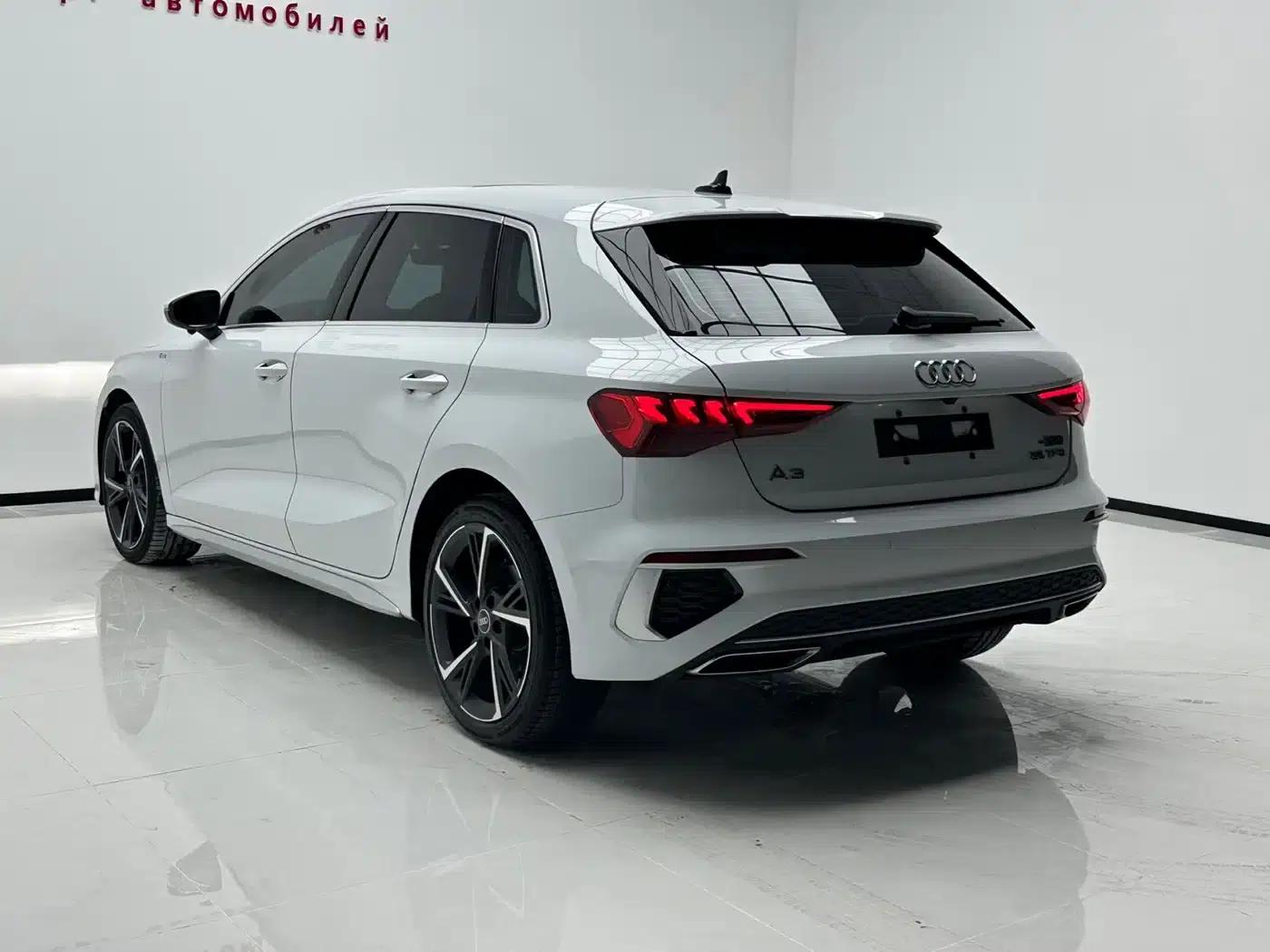 Audi A3 2022 Sportback 35 TFSI Fashion Sport — миниатюра 4