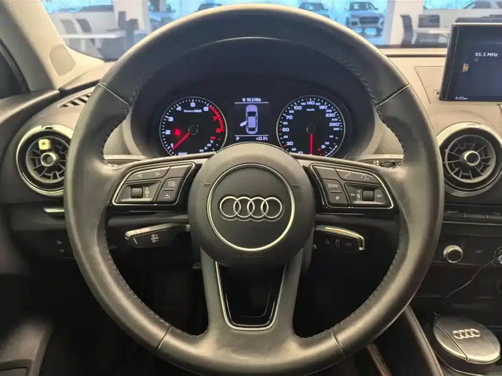 Audi A3 2020 Limousine 35 TFSI Fashion Edition (National V Emission Standard) — миниатюра 11