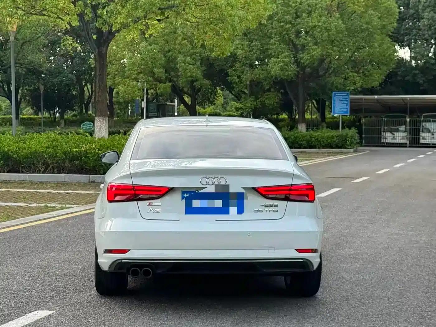 Audi A3 2018 30th Anniversary Edition Limousine 35 TFSI Fashion Model — миниатюра 4