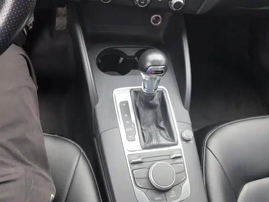 Audi A3 2015 Limousine 35 TFSI Millionth Anniversary Smart Edition — миниатюра 16