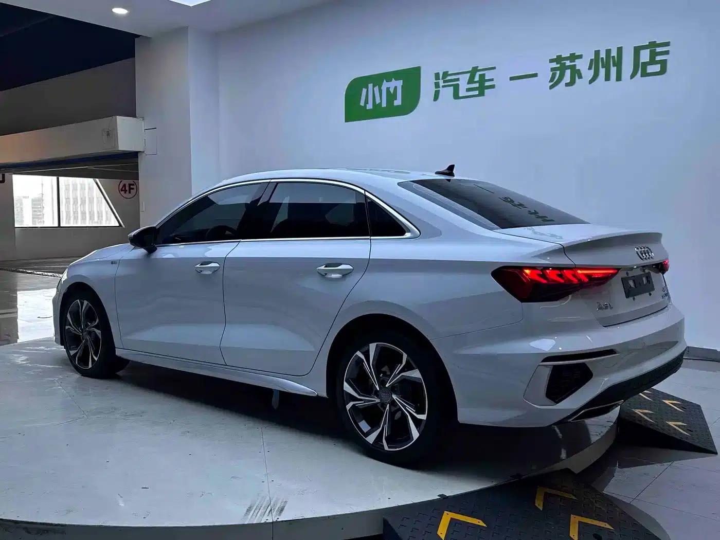 2022 Audi A3 A3L Limousine 35 TFSI Luxury Sport — миниатюра 4
