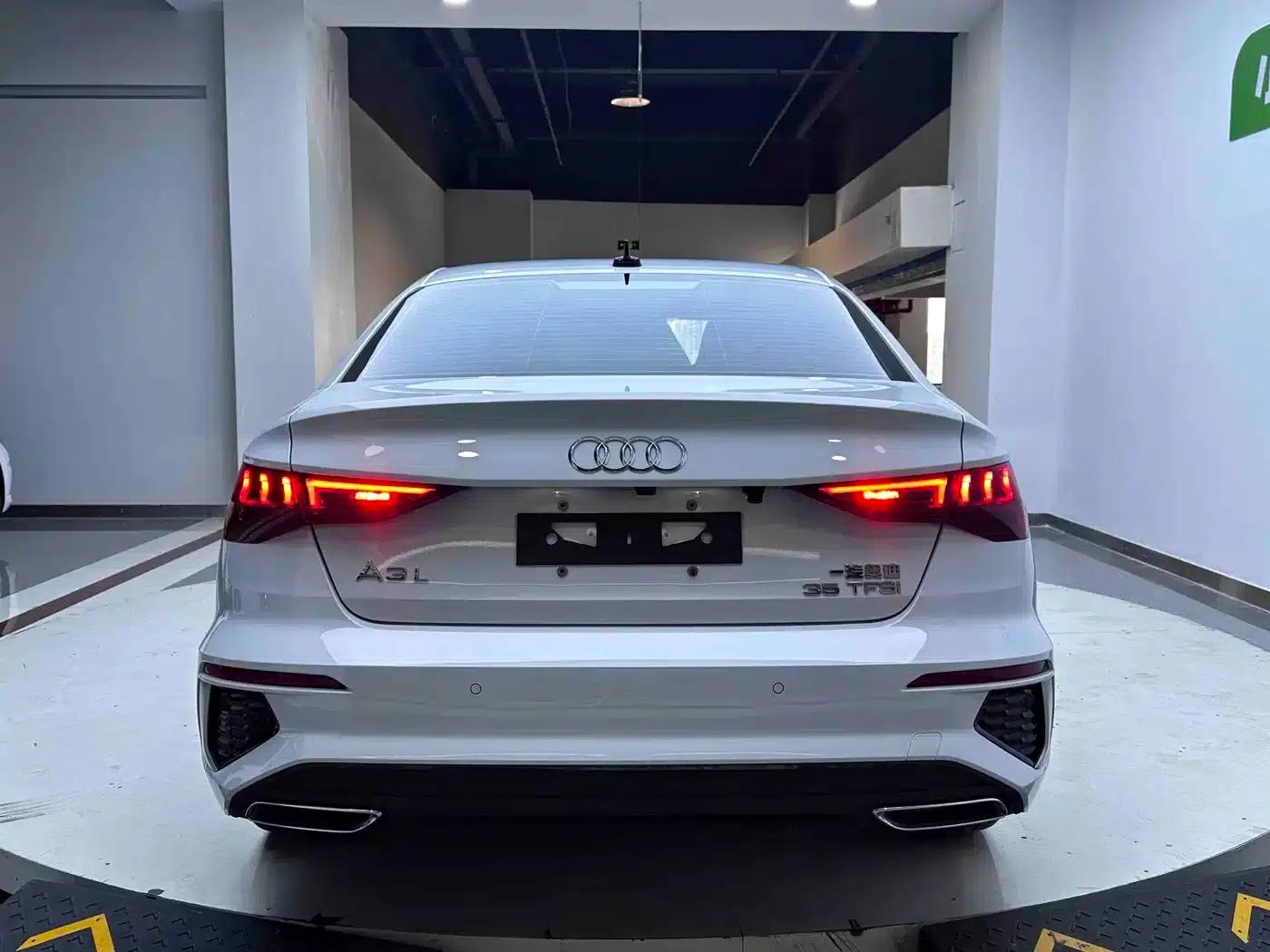 2022 Audi A3 A3L Limousine 35 TFSI Luxury Sport — миниатюра 5