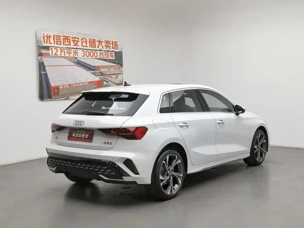 Audi A3 2025 Sportback 35TFSI Flying Spur Luxury Edition — миниатюра 2