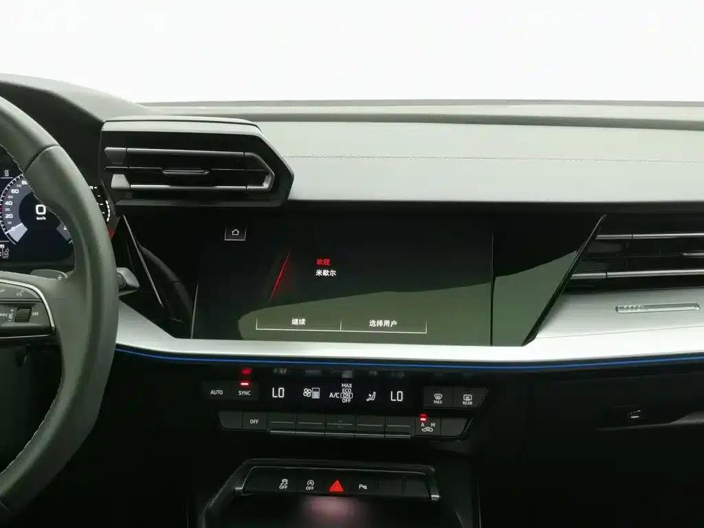 Audi A3 2025 Sportback 35TFSI Flying Spur Luxury Edition — миниатюра 12