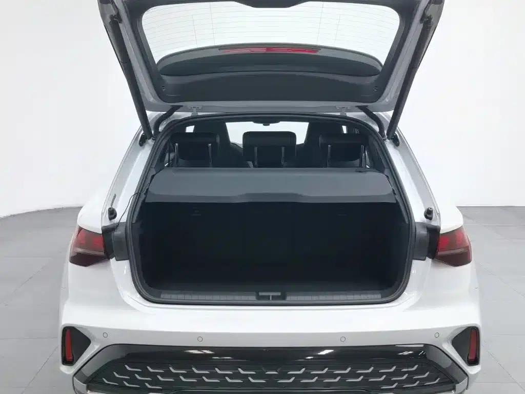 Audi A3 2025 Sportback 35TFSI Flying Spur Luxury Edition — миниатюра 16