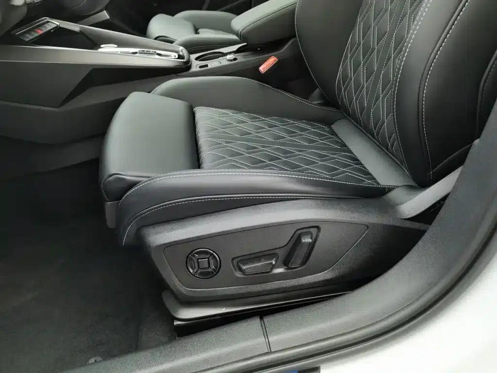 Audi A3 2025 Sportback 35TFSI Flying Spur Luxury Edition — миниатюра 20